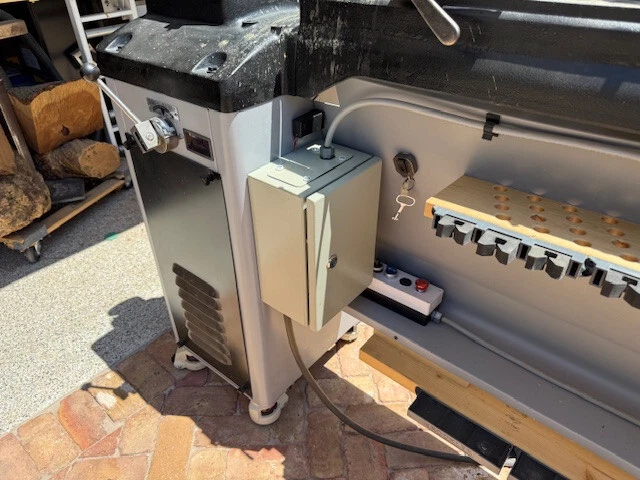 Torno de velocidad variable Rockwell 46-450 actualizado al control electrónico de velocidad por VFD Foto 2 de 4