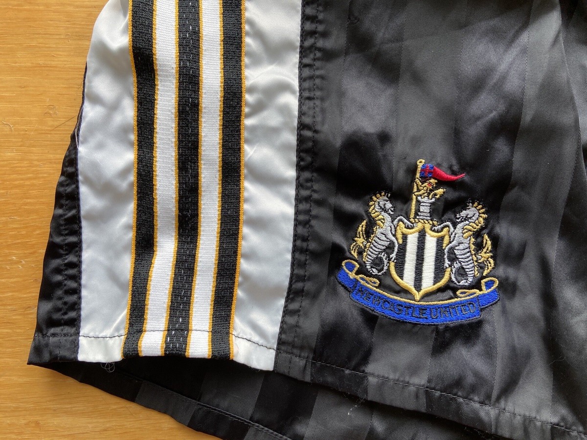 NEWCASTLE UNITED 1997 1998 1998 FOOTBALL SOCCER SHORTS NEWCASTLE UNITED 1997 1998 1998 FOOTBALL SOCCER SHORTS