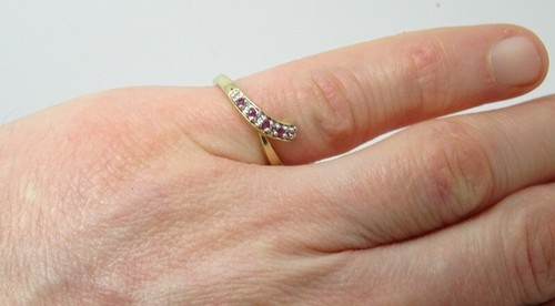 *Unique 9ct Yellow Gold Multi-Stone Ring with Rubies - Size M 1/2 - Picture 10 of 10