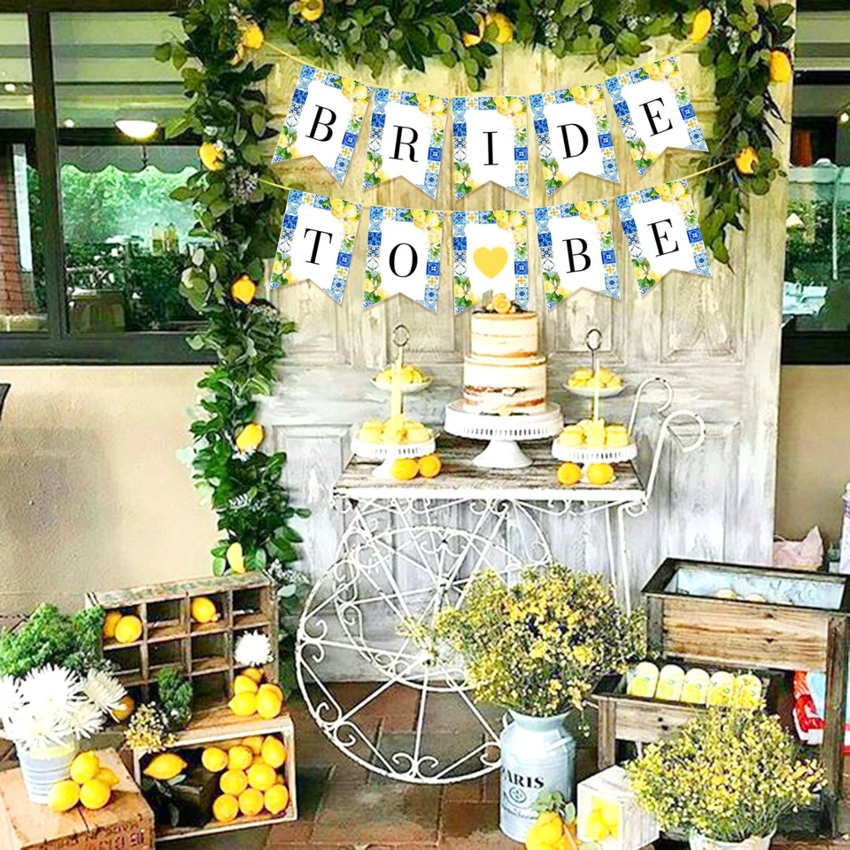 Decoraciones de ducha nupcial de limón Capri limón bandera de compromiso azulejos azules y... Foto 3 de 4