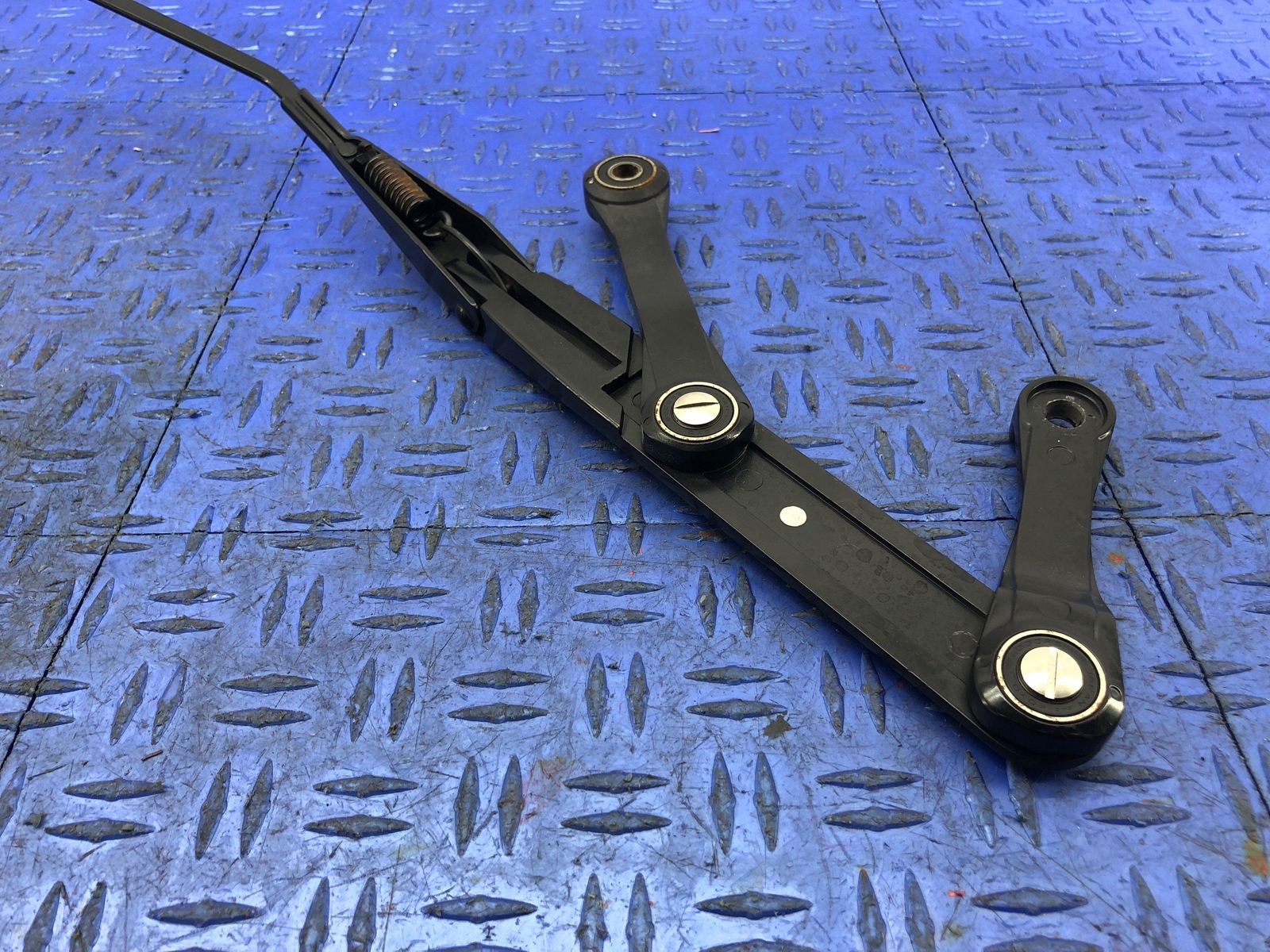 2006-2018 ASTON MARTIN VANTAGE V8 FRONT LEFT RIGHT WINDSHIELD WIPER ARM SET OEM
