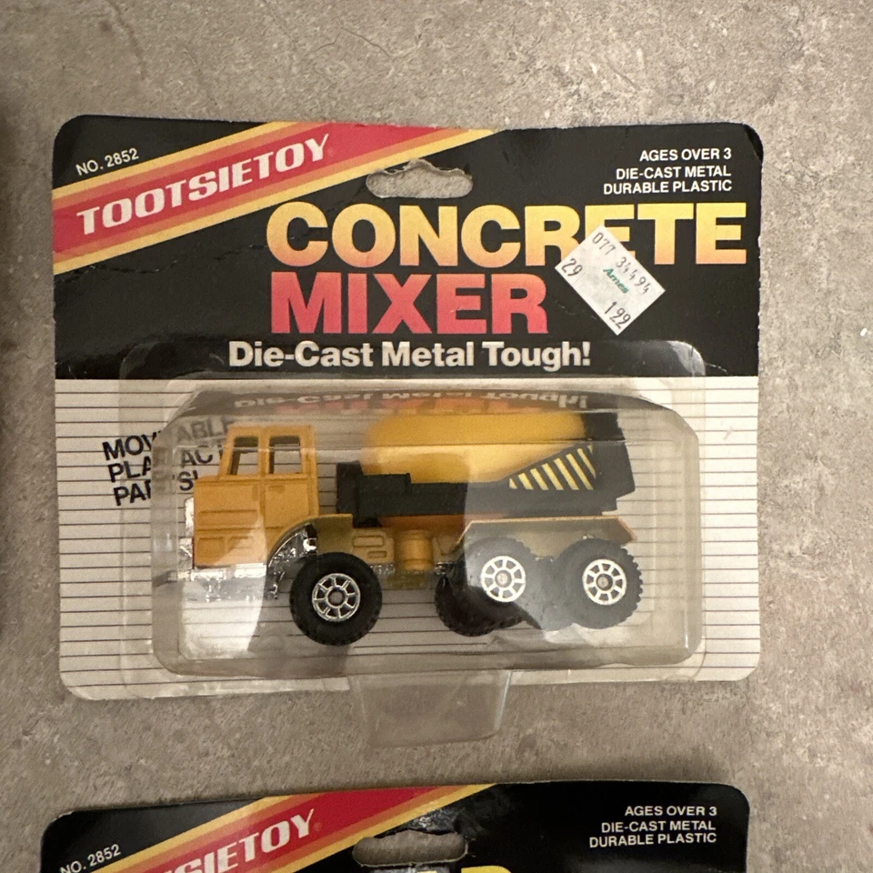 Lote de camiones de juguete Tootsie, 1990 metal fundido a presión/plástico, volteo, mezclador, cargador, rodillo Foto 3 de 4