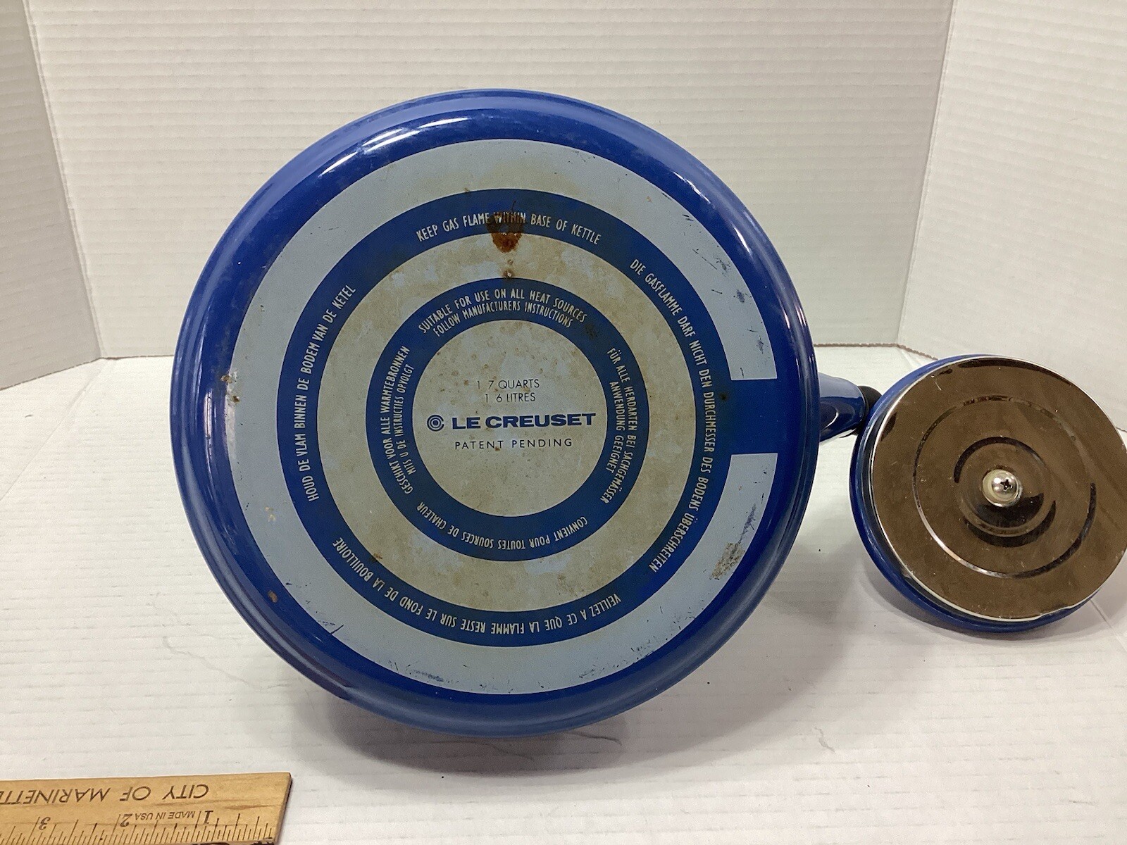 Le Creuset Blue Enamel Whistling Tea Kettle Teapot 1.7 Quarts - EUC