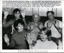 1970 Press Photo Several Members of Same Family Have No Palm of Fingerprints