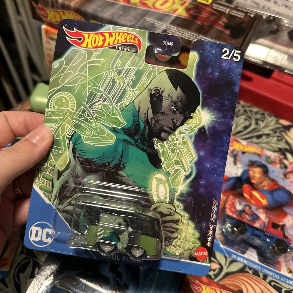 Hot Wheels Premium Pop Culture DC Comics Complete Set Of 4 Plus 5/5 batman 22 - Image 3 of 4