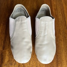 Capezio E-series tan slip-on split sole jazz shoes model EJ2 CAR C2 65 Size 7M