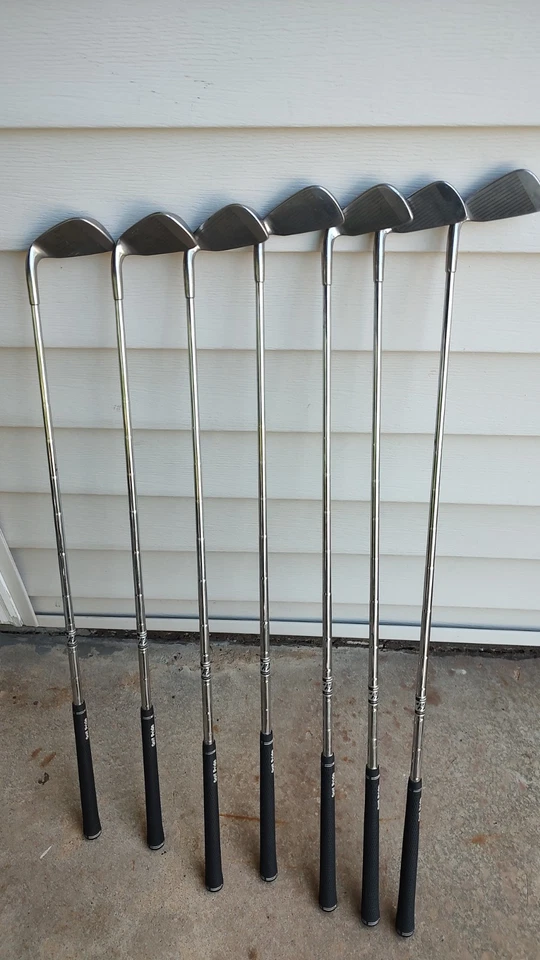 Lady Laser Golf 3, 4,5,6,7,9, PW acero dorado Ram diestro Foto 2 de 4
