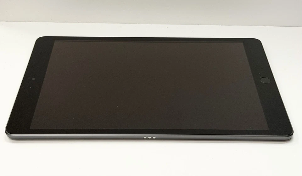 Apple iPad (9th generation) · 32GB · Wi-Fi, photo 4 of 5