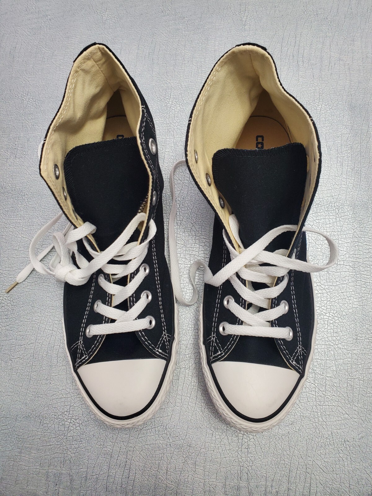 Converse Chuck Taylor Hi Top Canvas Sneakers in M10/W12 - Classic M9160C Style-image