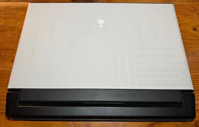 Alienware - M15 15.6
