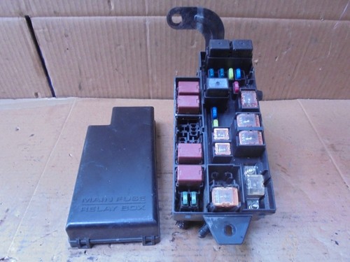 SUBARU FORESTER 2006 2.0 16V EJ20 EXTERNAL ENGINE BAY FUSE BOX 82231SA500L - Picture 2 of 5