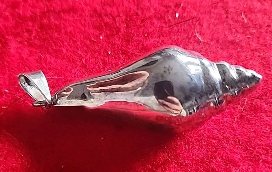 925 Solid Sterling Large  Conch Shell Pendant Nic… - image 4