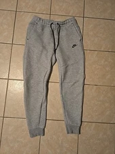 Nike Sportswear Tech Knit Pants Mens Medium Gray Jogger Sweatpants 