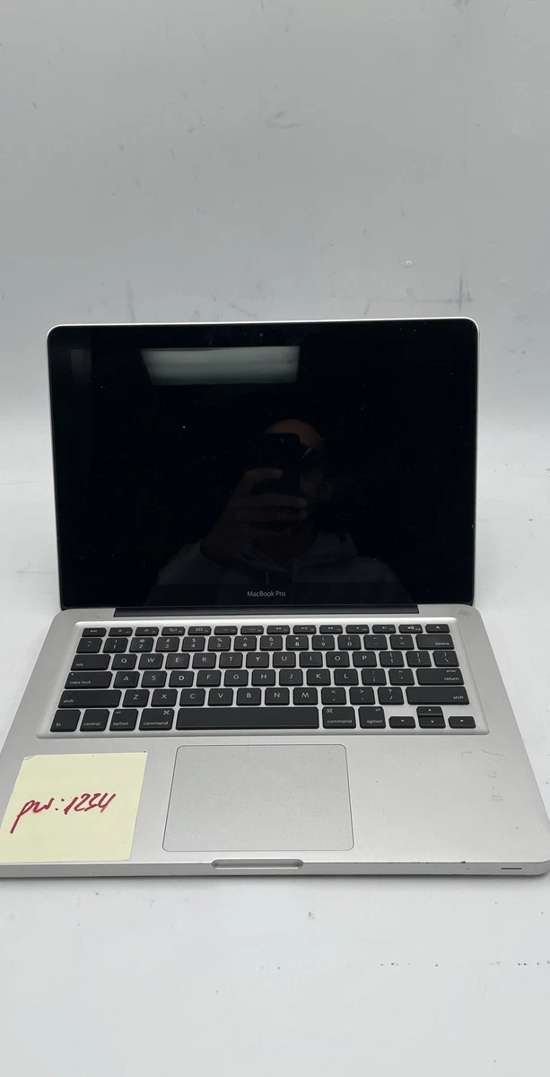 古いMacBookPro 中古】MacBook Pro 17-inch Late 2007 MA897J／A 2.6GHz 4GB HDD160GB