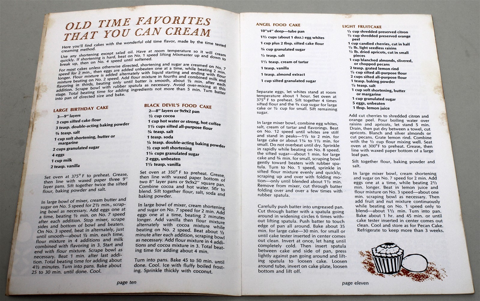 SUNBEAM DELUXE AUTOMATIC MIXMASTER MIXER Vintage 1968 Manual Recipes Cook Book