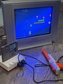 Gumshoe NES [5 Screw] Original Nintendo + OEM Genuine 1985 Orange Zapper Tested!