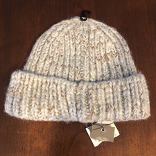 Vince CAMUTO Gray knit beanie With Metallic Gold Threading Nwt