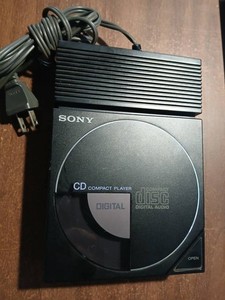 SONY コンパクトディスクプレーヤ AC-D50 ジャンク】 SONY ソニー D-50 初代 CDウォークマン AC-D50 COMPACT