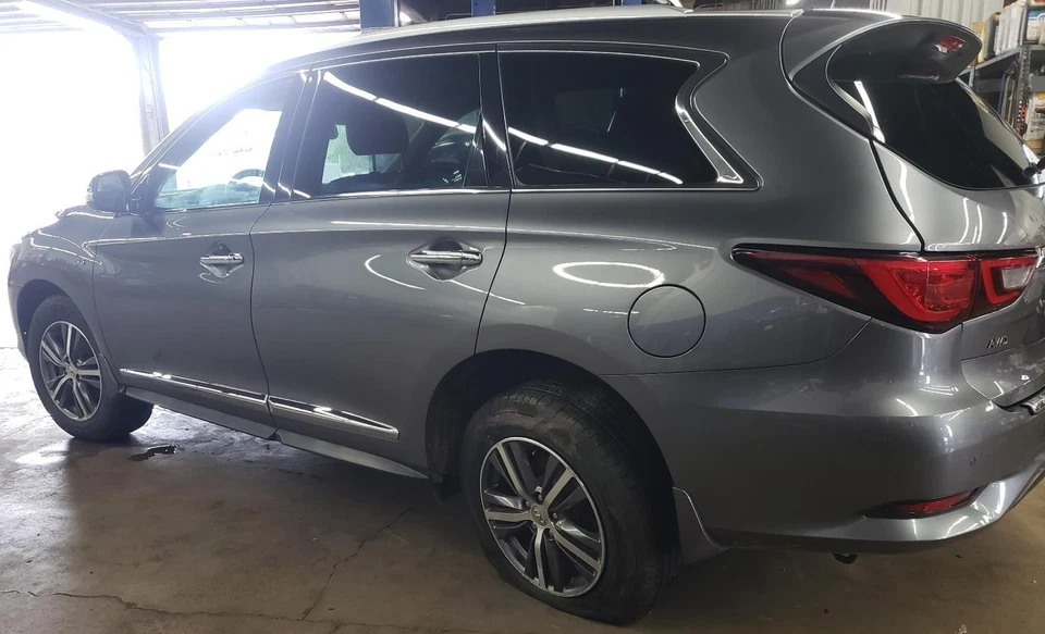 Vidrio ventana cuarto derecho INFINITI QX60 20 con borde cromado Foto 4 de 4