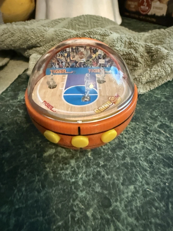 Tiger Electronics Game Balls Baseball Hasbro Year 2000 Vintage & 2002 3 Games - Изображение 2 из 3