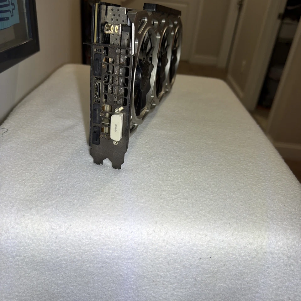 EVGA GEFORCE GTX 1080 TI 11GB GDDR5X GRAPHICS CARD 11G-P4-6694-KR - Image 3 of 4