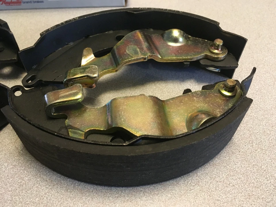 Zapatas de freno de tambor trasero Federated BS558 para Eagle Summit Dodge Colt Mirage 85-91 Foto 3 de 4