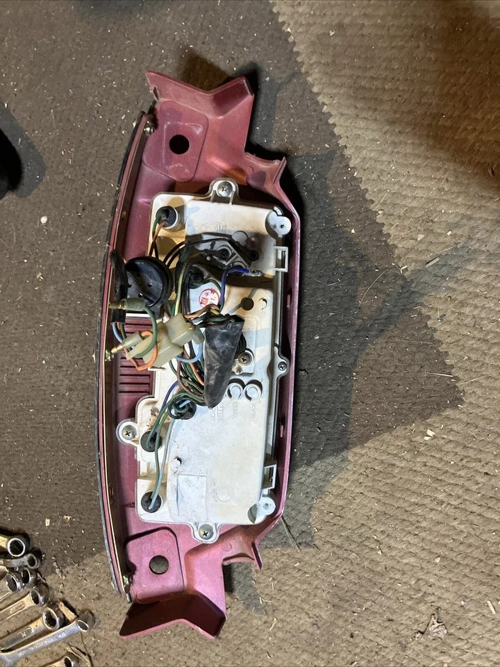 1984 84 HONDA NH125 AERO SPEEDOMETER GAUGES DASH GAUGE CLUSTER ODOMETER 4k MI - Image 3 of 4