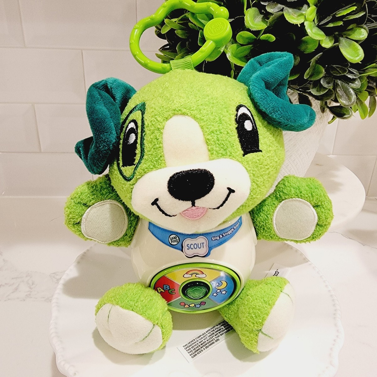 LeapFrog Sing & Snuggle Scout Alphabet Colors Shapes Lullaby Toy