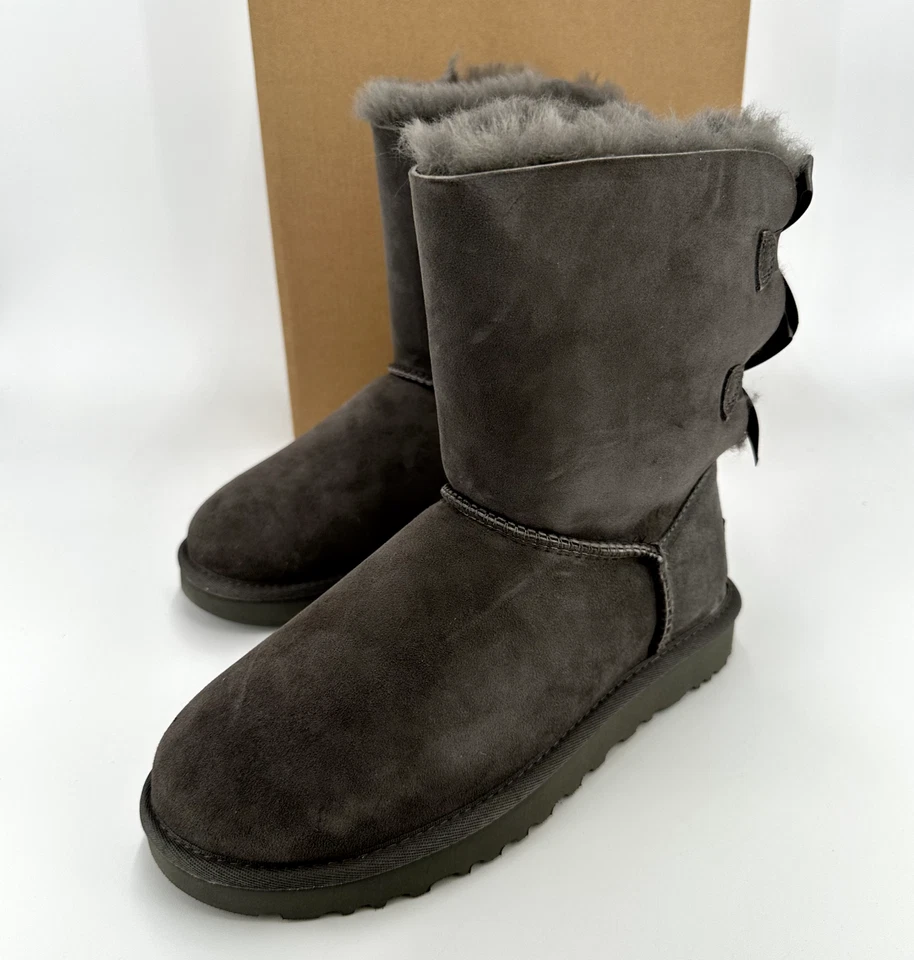 Botas UGG Bailey Bow II talla 7 Gris Lana Forrada Gamuza Superior NUEVAS EN CAJA Foto 3 de 4
