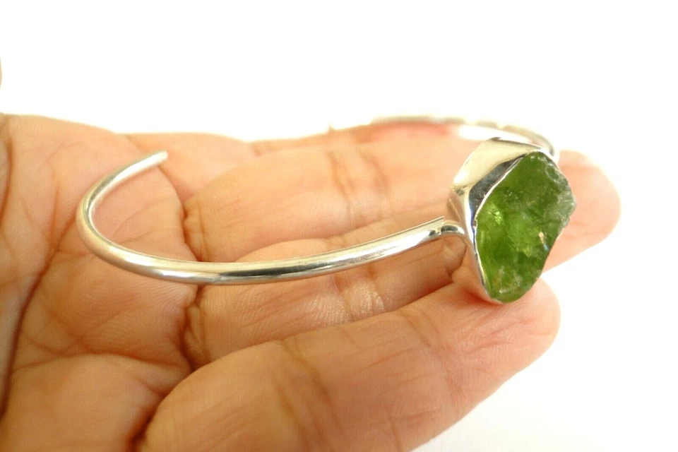 Green Peridot Rough Solitaire 925 Sterling Silver Cuff Bangle Bracelet - Image 2 of 4