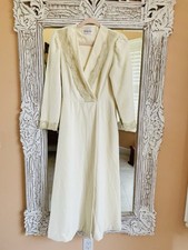 Vintage Vanity Fair Soft Dacron Poly Lace Detailing Pockets Wrap Robe Sm