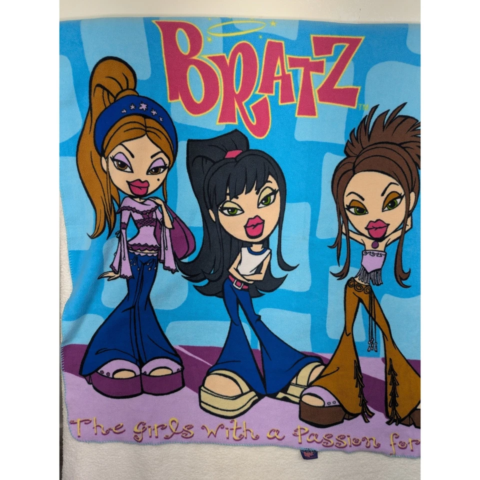 45英寸x52英寸布拉茨扔毯抓绒女孩对时尚Y2K充满激情 — 第 2/4 张图片