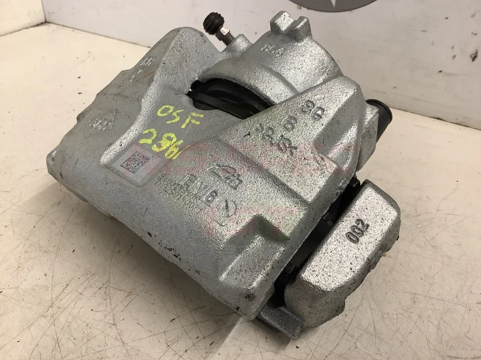 Pinza delantera híbrida lado conductor Nissan Juke F16 1,6 L 2020-2025 Foto 3 de 4