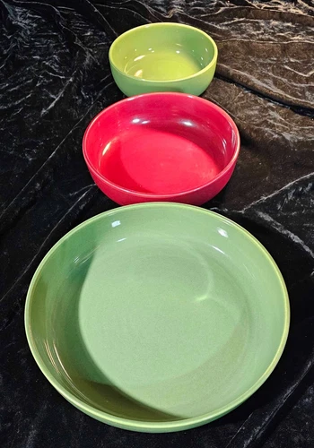 Vintage MCM Bauer Monterey Low Nesting Bowls Set Of 3