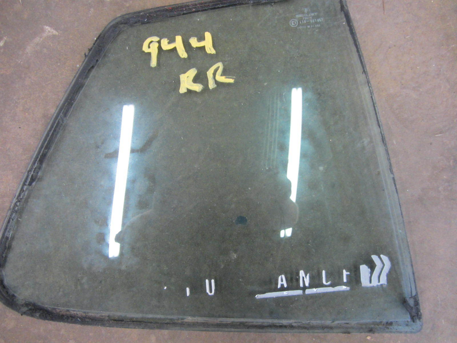 86 87 88 89 Porsche 944 Turbo 951 right rear quarter glass 477845312 g1 ...
