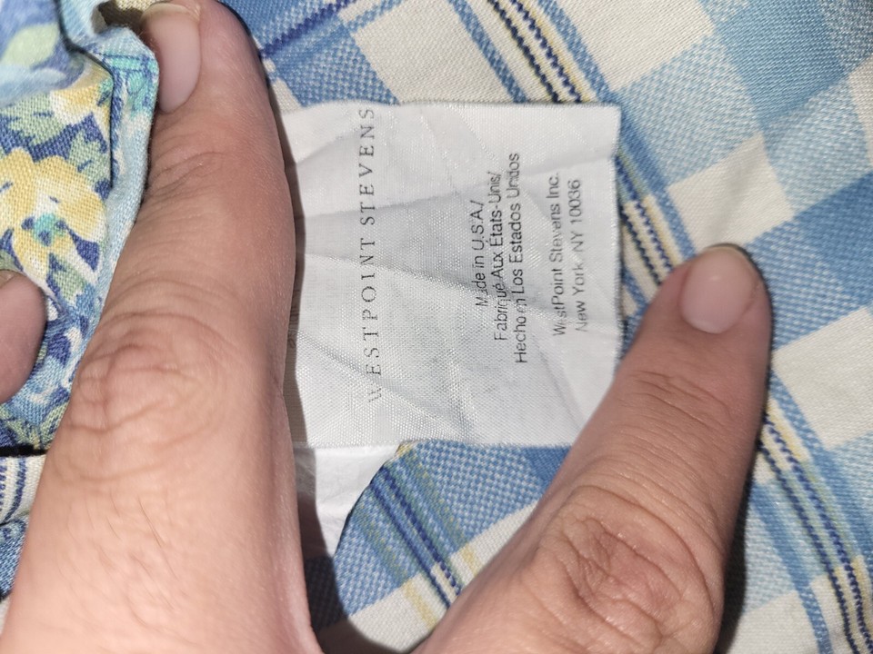 Westpoint Stevens Floral Quilted Comforter Queen Size 88" x 95" (Blue