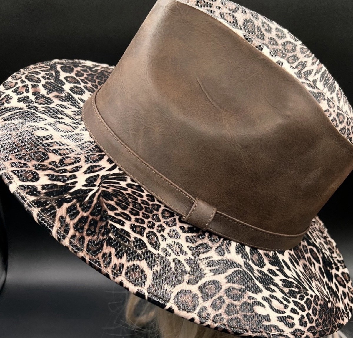 Stylish Tan and Black Wide-Brim Hats Cancer Golden and Black Wide Brim Percher. Hats for Men & Women main image 4