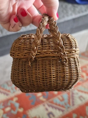 Ancien Petit Panier Osier Jouet Poupée - Photo 1/4