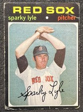 1971 TOPPS 1971 SPARKY LYLE (BOSTON RED SOX) #649 GOOD CORNER CREASE