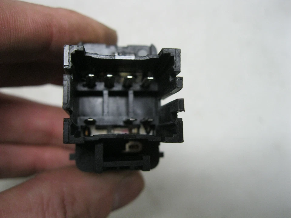 Door Window Switch Dorman 901-076 fits 00-05 Pontiac Montana - Imagem 4 de 4