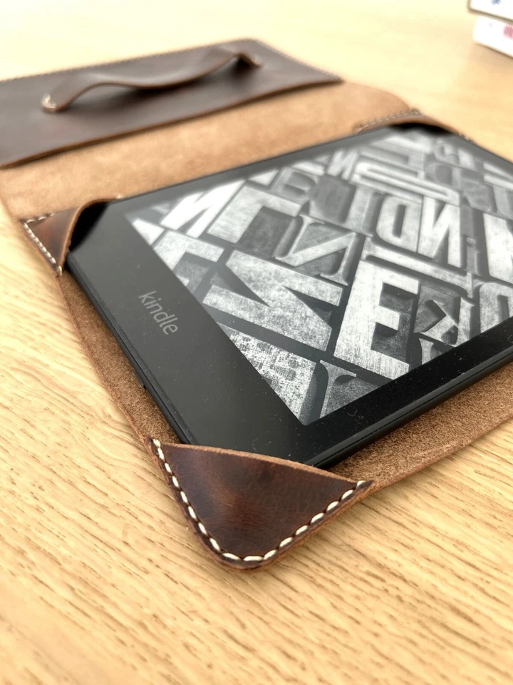 Handmade Leather Kindle Paperwhite Case 11th,12thGen,Personelised Kindle Cover - Image 4 of 4