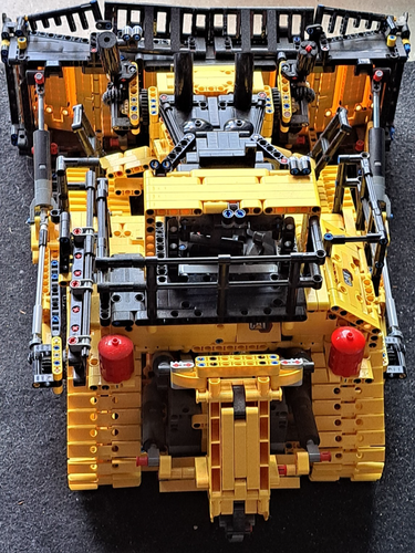 LEGO TECHNIC: Appgesteuerter Cat D11 Bulldozer (42131) mit OVP und OBA - Bild 4 von 4