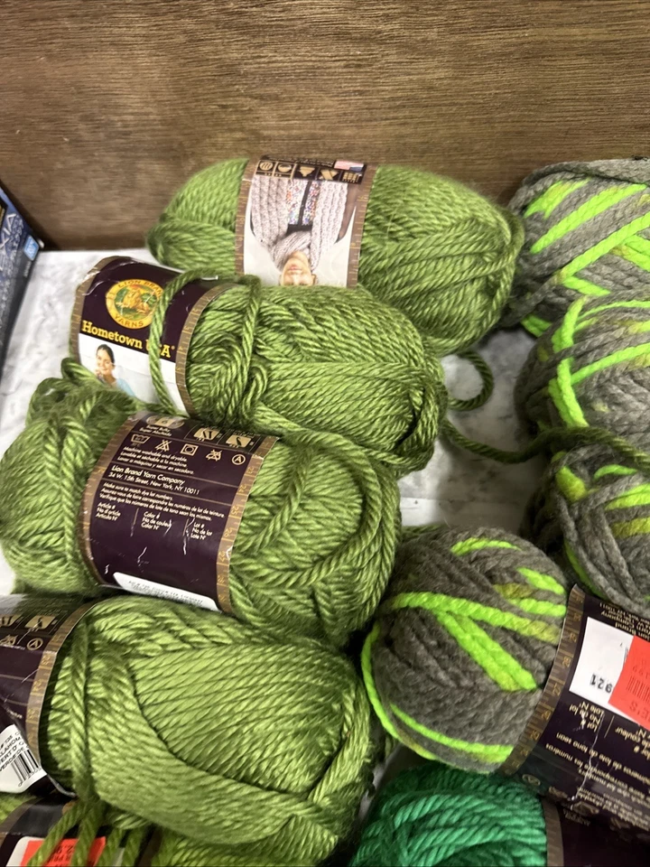 Lote 13 Hilos Marca León Ciudad Natal EE. UU. Acrílico Súper Voluminoso Todo Peso Verde Foto 4 de 4