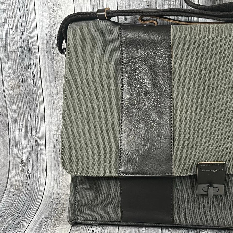 Bolso Mensajero para Laptop Pottery Barn Bolso Bradley Cuero y Lona Taupe y Oliva Foto 2 de 4