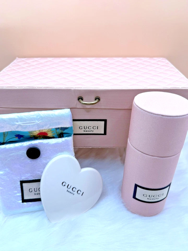 Joyero 'Gucci Beauty', juego de brochas de maquillaje y juego de regalo espejo compacto Foto 2 de 4