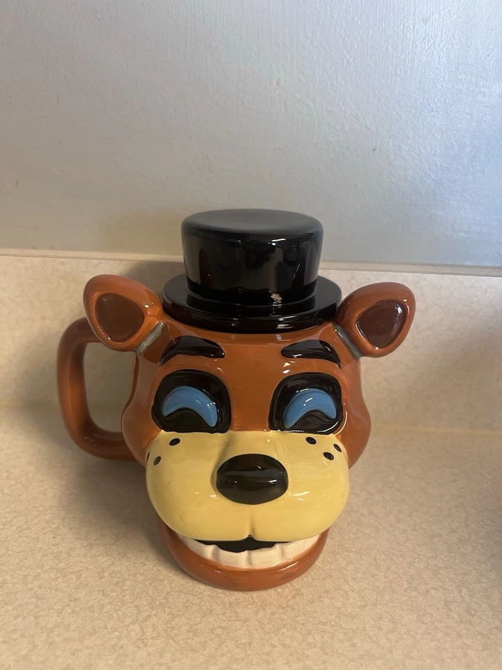 Caneca de cerâmica esculpida Five Nights At Freddy's Freddy Fazbear - Imagem 4 de 4
