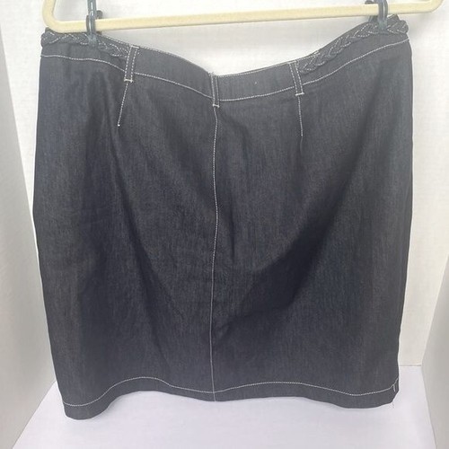 New York Clothing Co women’s size 18 denim skirt. Mid-length dark wash. Casual - Picture 4 of 11