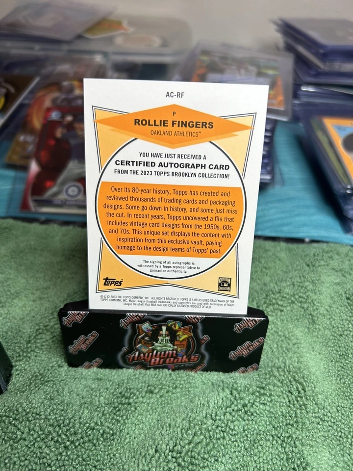 2023 Brooklyn Collection Rollie Fingers Gold Refractor Auto 1/50 A's - Image 2 of 2