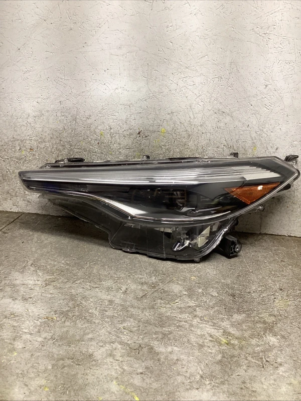 2022-2025 TOYOTA COROLLA CROSS LEFT LH DRIVER SIDE HEADLIGHT OEM 811500A240