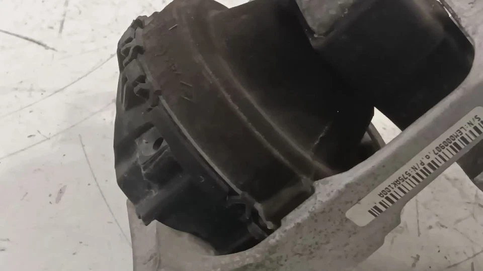 Крепление двигателя для правостороннего пассажира Nissan Rogue 2014 2015 2016 2017 - Изображение 4 из 4